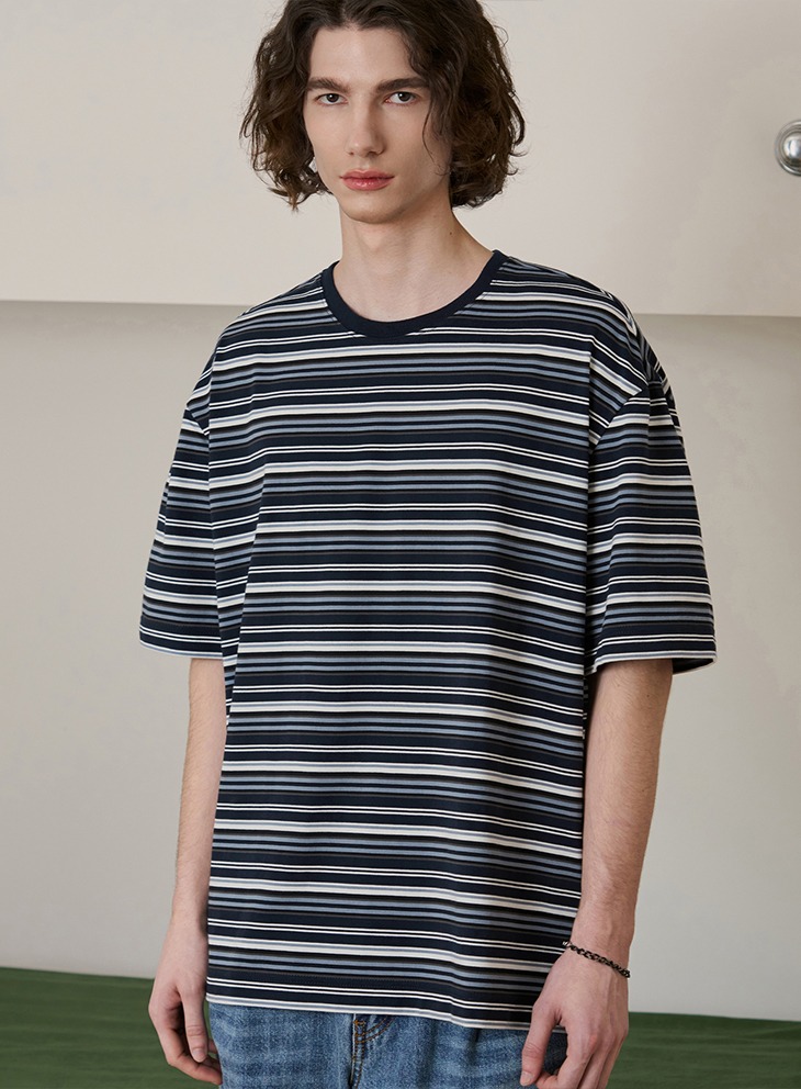OVER-FIT MULTI STRIPE T-SHIRT [NAVY]